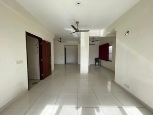 Building Lobby in 3 BHK Apartment at BPTP Amstoria, Sector 102 – for Rent