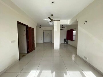 Building Lobby in 3 BHK Apartment at BPTP Amstoria, Sector 102 – for Rent