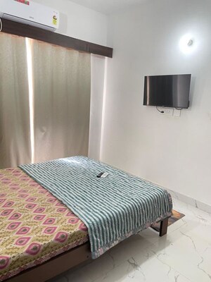 Master Bedroom in Studio Apartment at Earthcon Beetle Suites, Chi V Greater Noida – for Rent