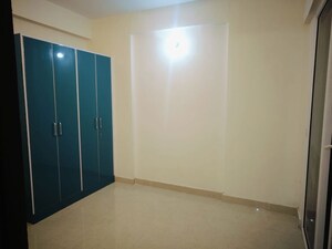 Room in 2 BHK Apartment at Signature Orchard Avenue 2, Sector 93 – for Sale