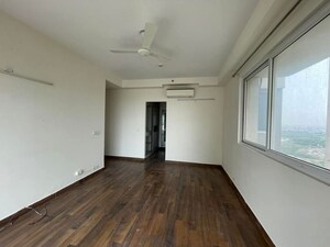 Room in 3 BHK Apartment at Conscient Heritage Max, Sector 102 – for Rent
