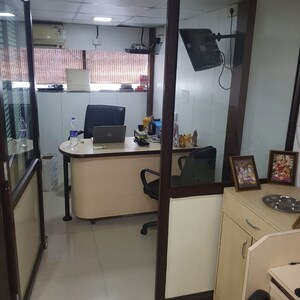  Office Space For Rent in Malad West