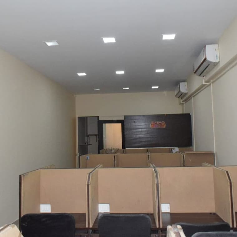 Team Area, malad west Commercial Office Space 900 Sq.Ft. In Malad West Mumbai 9778921