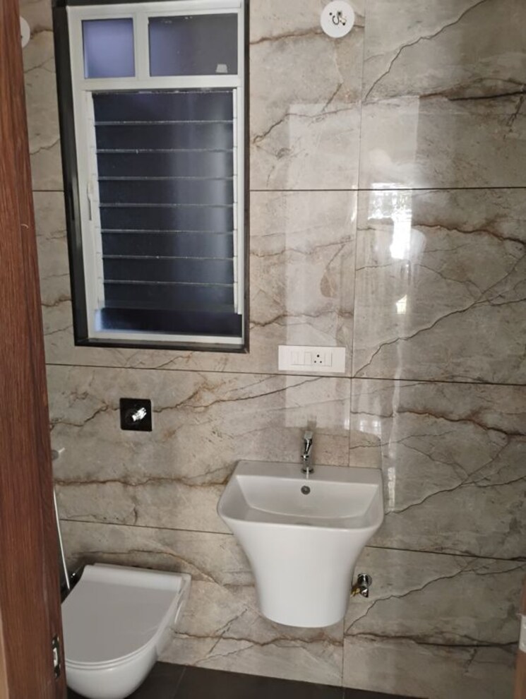 Bathroom, shree-west-winds 2 Bedroom 1000 Sq.Ft. Apartment In Pashan Pune 9778993