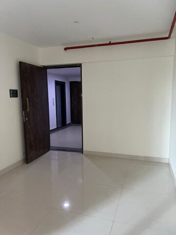 Room in 1 BHK Apartment at Shiv Shakti Tower 28, Malad East – for Rent
