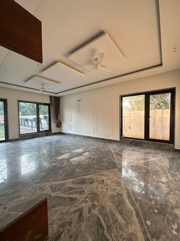 5 BHK Villa For Sale in Chattarpur