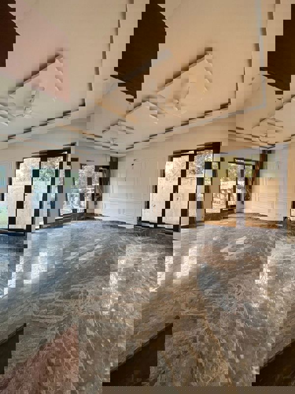 5 BHK + Servant Room Villa For Sale in Chattarpur