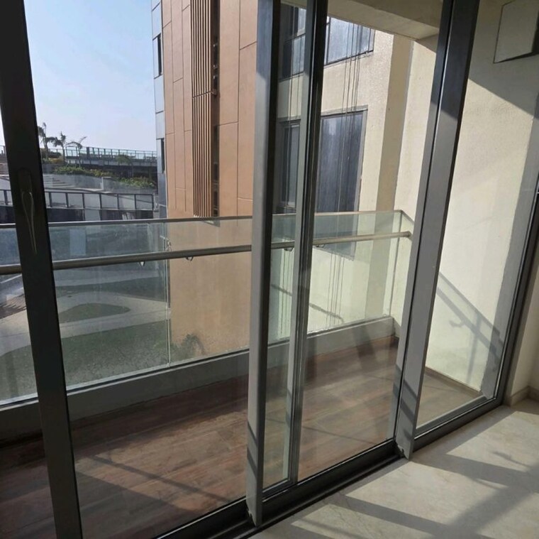 Balcony, piramal-mahalaxmi 3 Bedroom 1480 Sq.Ft. Apartment In Arthur rd Mumbai 9779081