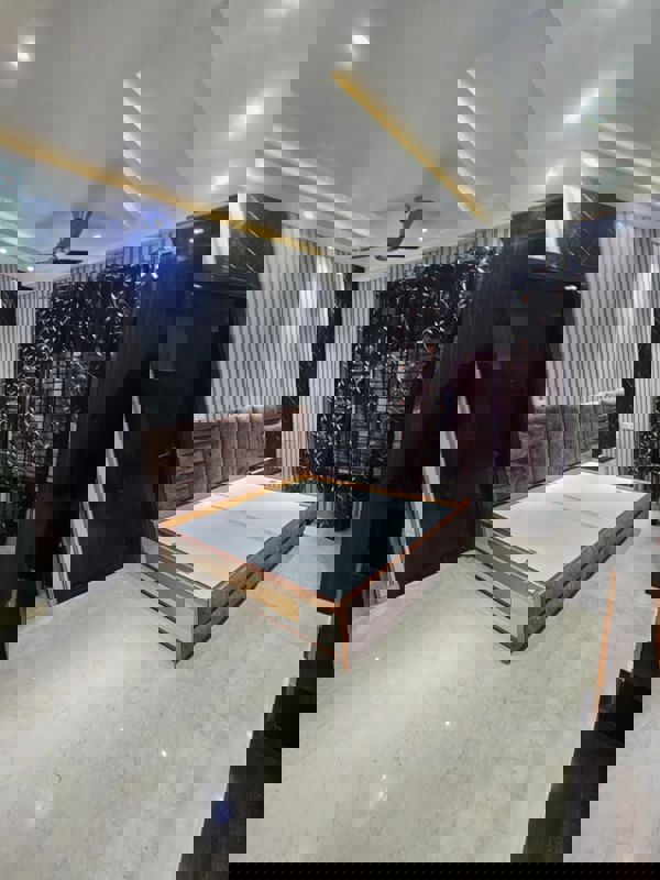 4 BHK + Extra Room Apartment For Sale in Anand Vihar