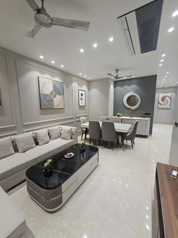 Team Area in 4 BHK Apartment at Anand Vihar – for Sale