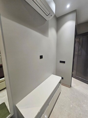 Furnished Amenities in 4 BHK Apartment at Anand Vihar – for Sale