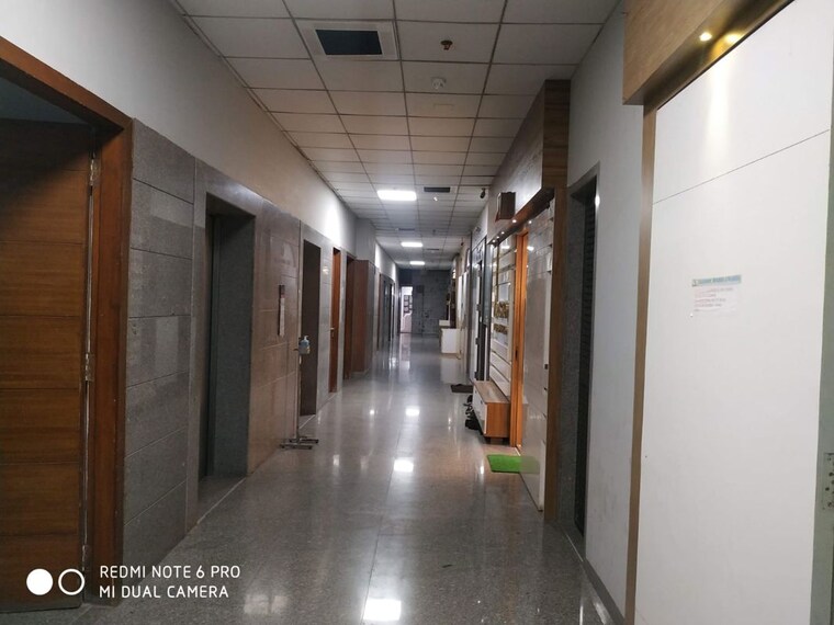 undefined, malad west Commercial Office Space 1030 Sq.Ft. In Malad West Mumbai 9779155