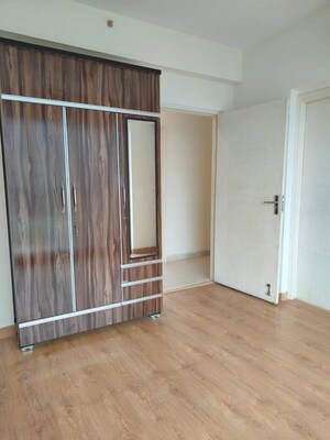 Room in 3 BHK Apartment at Emaar Gurgaon Greens, Sector 102 – for Rent