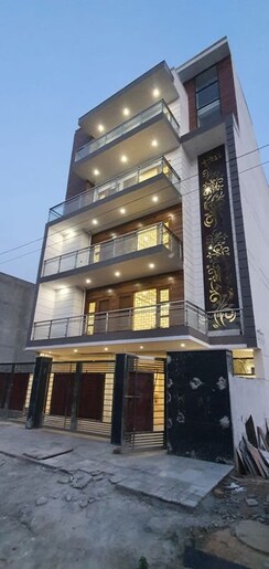 3 BHK + Pooja Room,Servant Room Builder Floor For Sale in BPTP Park Elite Floors