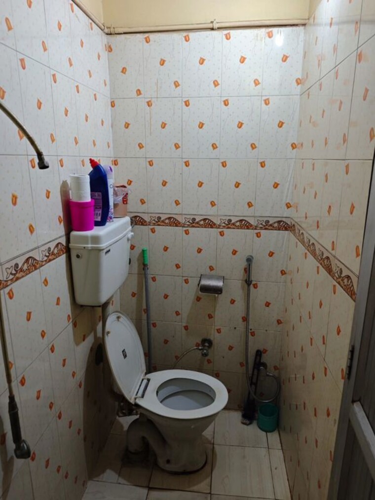 Bathroom, rohini sector 7 2 Bedroom 350 Sq.Ft. Independent House In Rohini Sector 7 Delhi 9779379