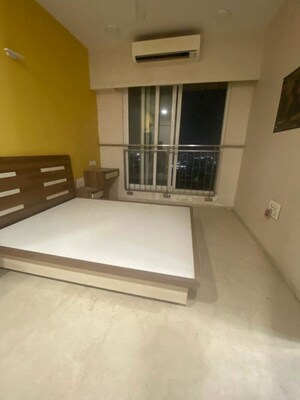 Room in 2 BHK Apartment at Dosti Acres – for Sale