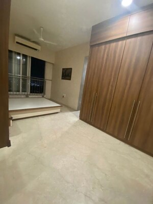 Room in 2 BHK Apartment at Dosti Acres – for Sale