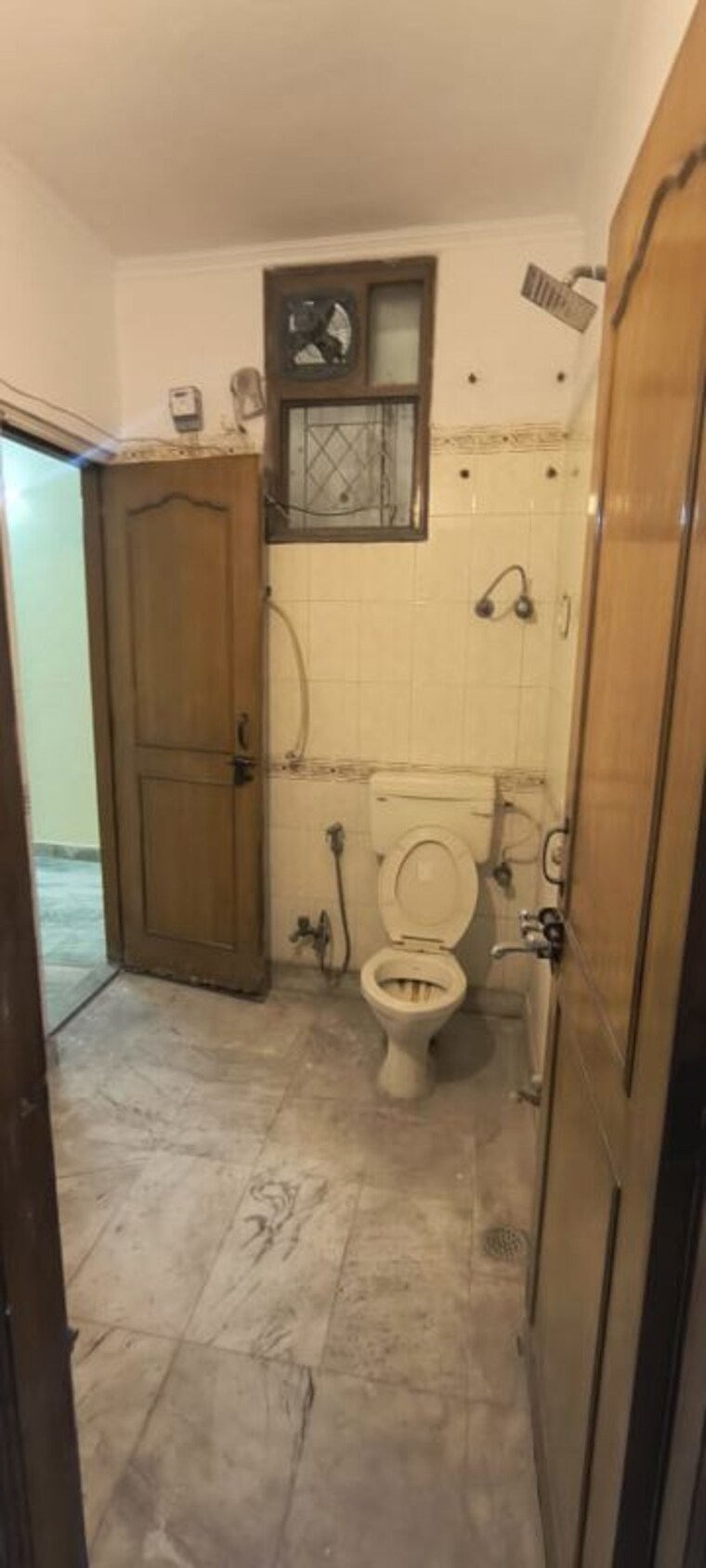 Bathroom, malviya nagar 3 Bedroom 110 Sq.Yd. Builder Floor In Malviya Nagar Delhi 9779424