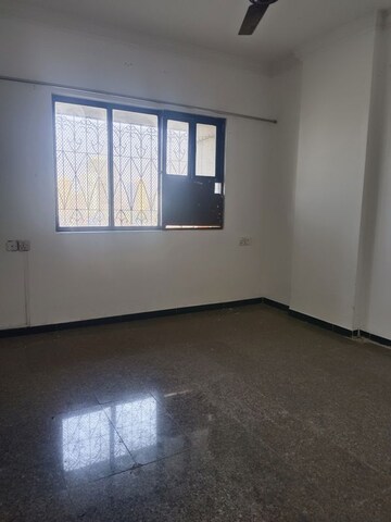 Room in 2 BHK Apartment at Oshiwara – for Rent