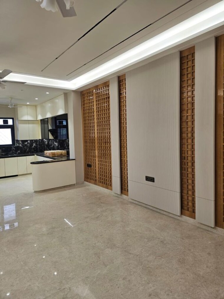 Kitchen, vigyan vihar 3 Bedroom 180 Sq.Yd. Apartment In Vigyan Vihar Delhi 9779340