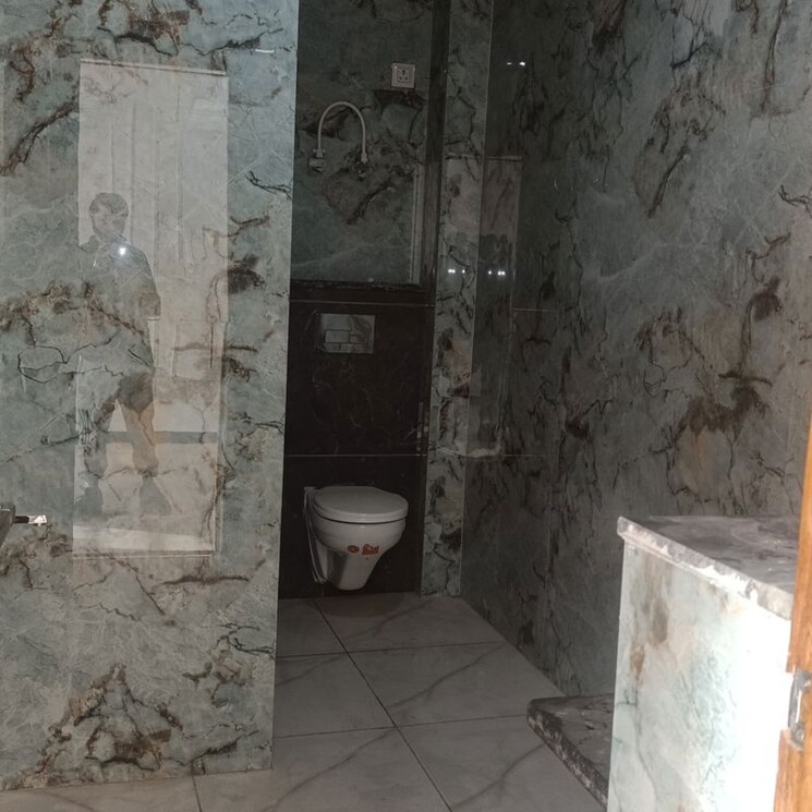 Bathroom, umang-summer-palms 3 Bedroom 1134 Sq.Ft. Apartment In Sector 86 Faridabad 9779475