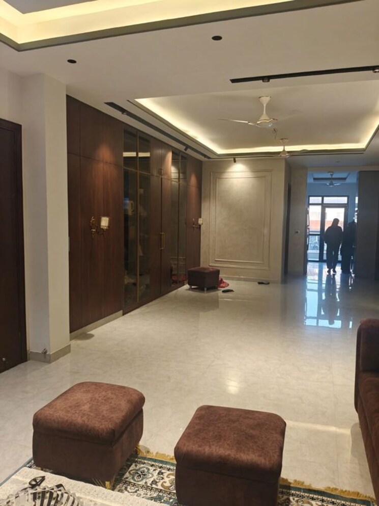 Living Room, ansal-api-versalia 4 Bedroom 300 Sq.Yd. Builder Floor In Sector 67a Gurgaon 9779383