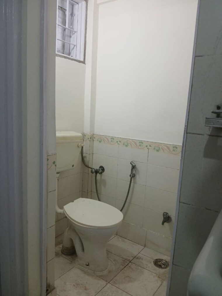 Bathroom, vasant kunj 1 Bedroom 550 Sq.Ft. Apartment In Vasant Kunj Delhi 9779418