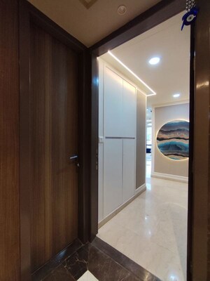 Room in 4 BHK Apartment at Lodha Marquise, Worli – for Rent