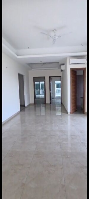 Room in 4 BHK Apartment at Uchdpl Veridia Oakwood Enclave, Wave City – for Rent