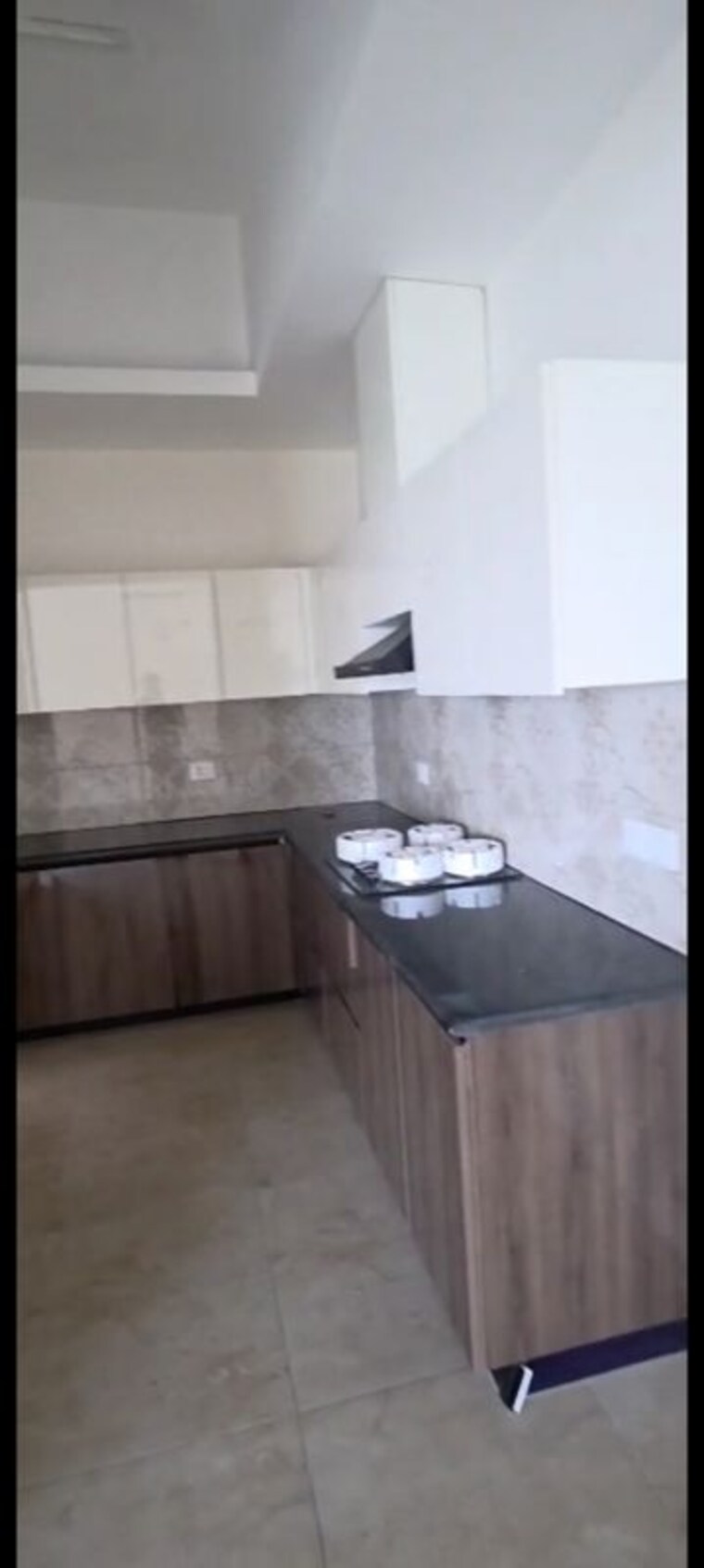 Kitchen, uchdpl-veridia-oakwood-enclave 4 Bedroom 2385 Sq.Ft. Apartment In Wave City Ghaziabad 9779496