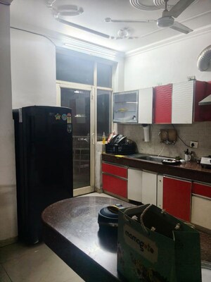 Master Bedroom in 4 BHK Apartment at Parsvnath Planet, Gomti Nagar – for Rent