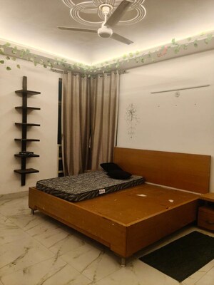 Bedroom in 4 BHK Apartment at Parsvnath Planet, Gomti Nagar – for Rent