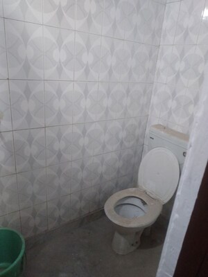 Bathroom in 1.5 BHK Builder Floor at Govindpuri – for Rent