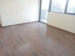 Room in 3 BHK Apartment at Unitech The Close South, Sector 50 – for Rent