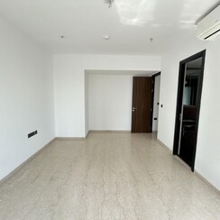 4 BHK + Servant Room Apartment For Rent in Lodha World Crest