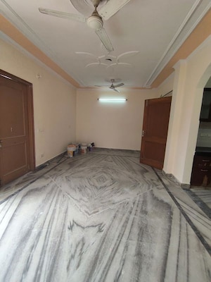 1 BHK Builder Floor For Rent in Sector 31