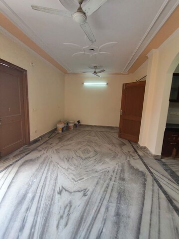 Bedroom in 1 BHK Builder Floor at Sector 31 – for Rent