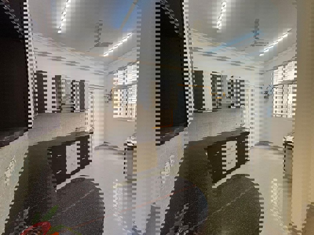 3.5 BHK + Servant Room,Study Room 2300 Sq.Ft. Apartment in Rohtas Presidential Tower