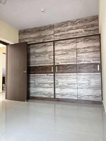 Room in 3 BHK Apartment at Rajnigandha CHS Vasant Vihar, Vasant Vihar – for Rent