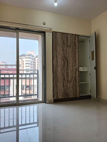 Room in 3 BHK Apartment at Rajnigandha CHS Vasant Vihar, Vasant Vihar – for Rent