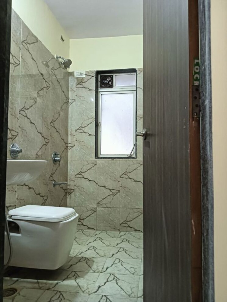 Bathroom, rajnigandha-chs-vasant-vihar 3 Bedroom 1000 Sq.Ft. Apartment In Vasant Vihar Thane 9779732