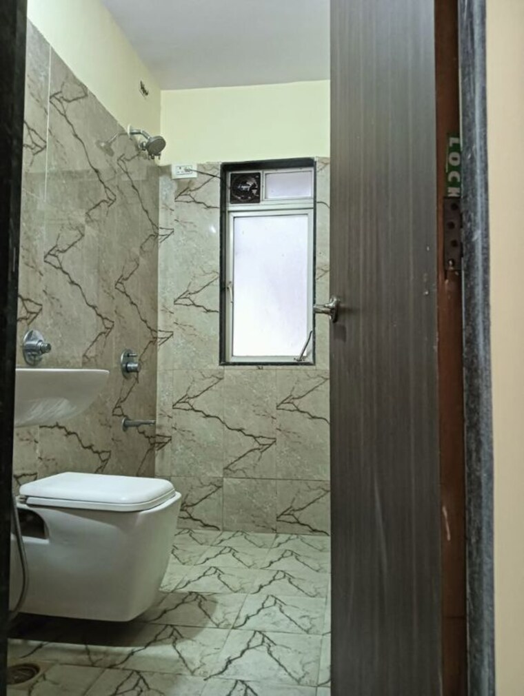 Bathroom, rajnigandha-chs-vasant-vihar 3 Bedroom 1000 Sq.Ft. Apartment In Vasant Vihar Thane 9779732