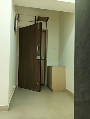 Room in 3 BHK Apartment at Rajnigandha CHS Vasant Vihar, Vasant Vihar – for Rent