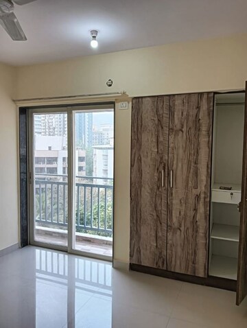 Room in 3 BHK Apartment at Rajnigandha CHS Vasant Vihar, Vasant Vihar – for Rent