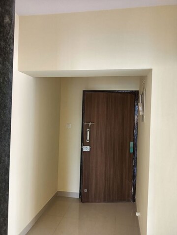 Room in 3 BHK Apartment at Rajnigandha CHS Vasant Vihar, Vasant Vihar – for Rent