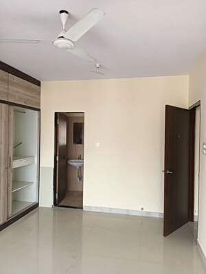 Room in 3 BHK Apartment at Rajnigandha CHS Vasant Vihar, Vasant Vihar – for Rent