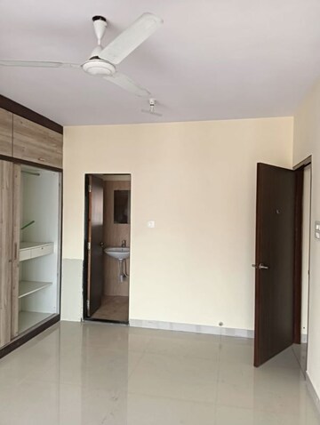 Room in 3 BHK Apartment at Rajnigandha CHS Vasant Vihar, Vasant Vihar – for Rent
