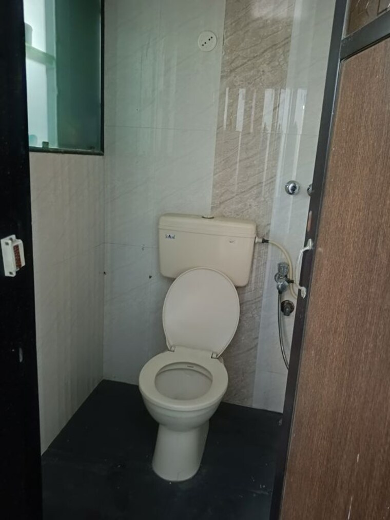 Bathroom, vinod-villa-worli 1 Bedroom 500 Sq.Ft. Apartment In Worli Mumbai 9779818