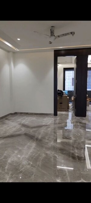 Room in 3 BHK Apartment at Pitampura – for Rent