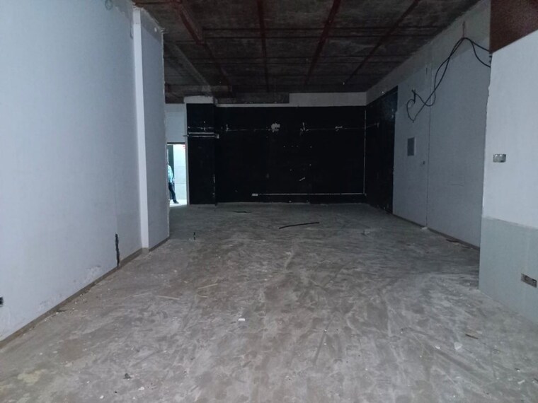 Team Area, malad west Commercial Office Space 3700 Sq.Ft. In Malad West Mumbai 9779833